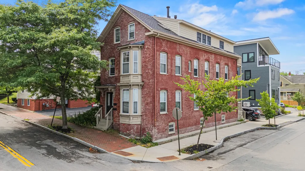 Portland ME, 164 Pearl Street, Unit B