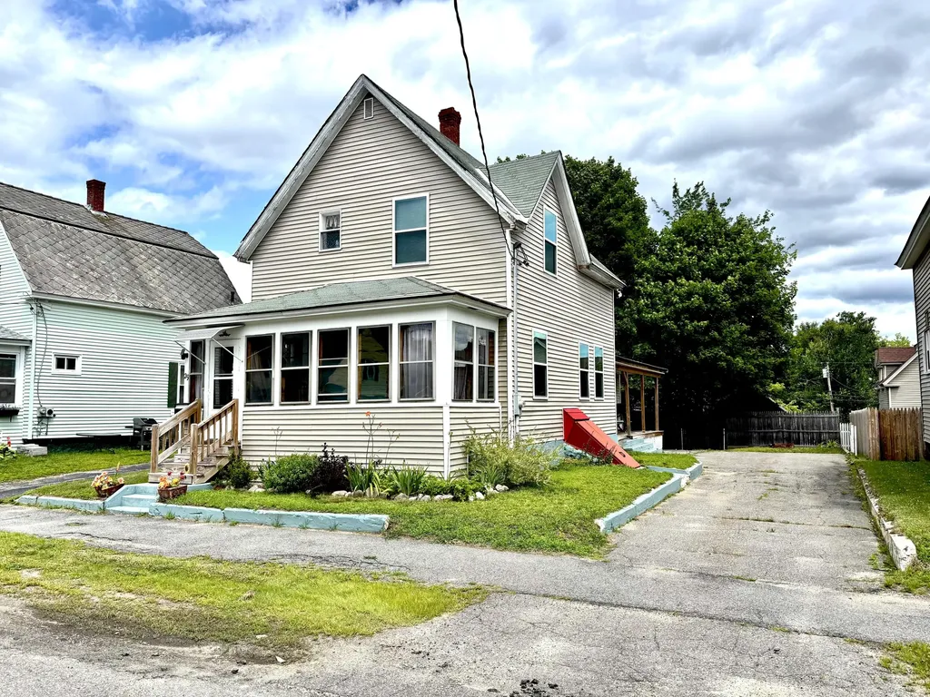 29 Katahdin Avenue Millinocket ME 04462