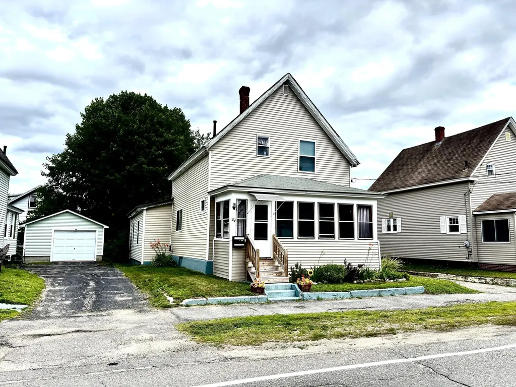 29 Katahdin Avenue Millinocket ME 04462