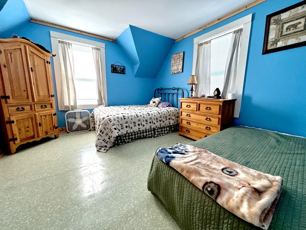 29 Katahdin Avenue Millinocket ME 04462