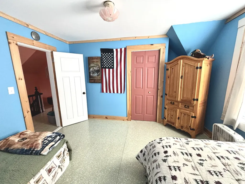 29 Katahdin Avenue Millinocket ME 04462