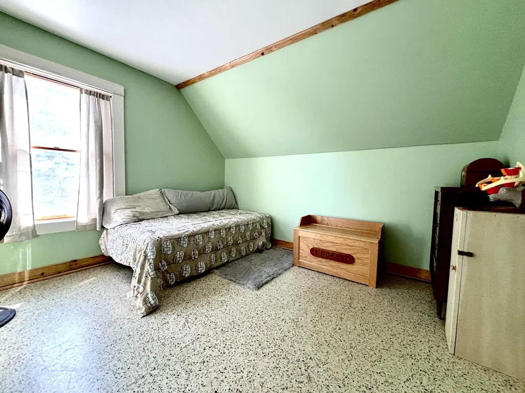 29 Katahdin Avenue Millinocket ME 04462