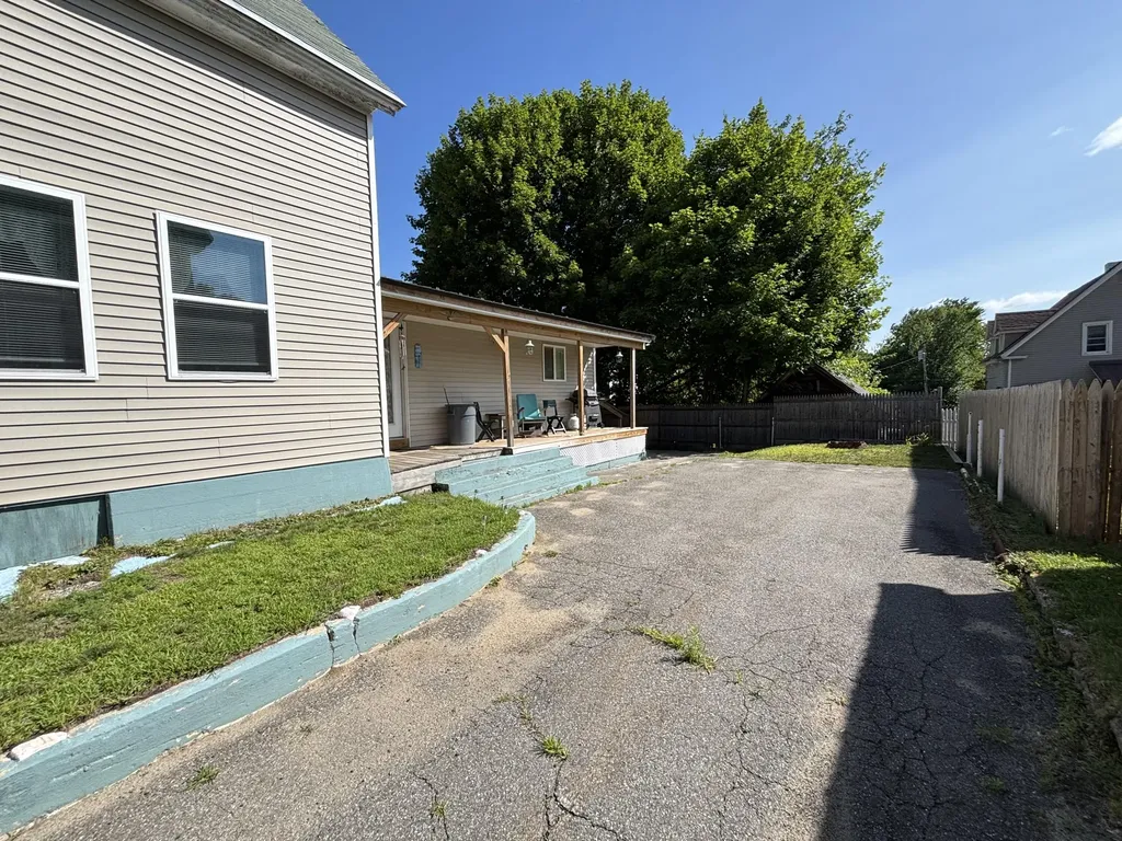 29 Katahdin Avenue Millinocket ME 04462