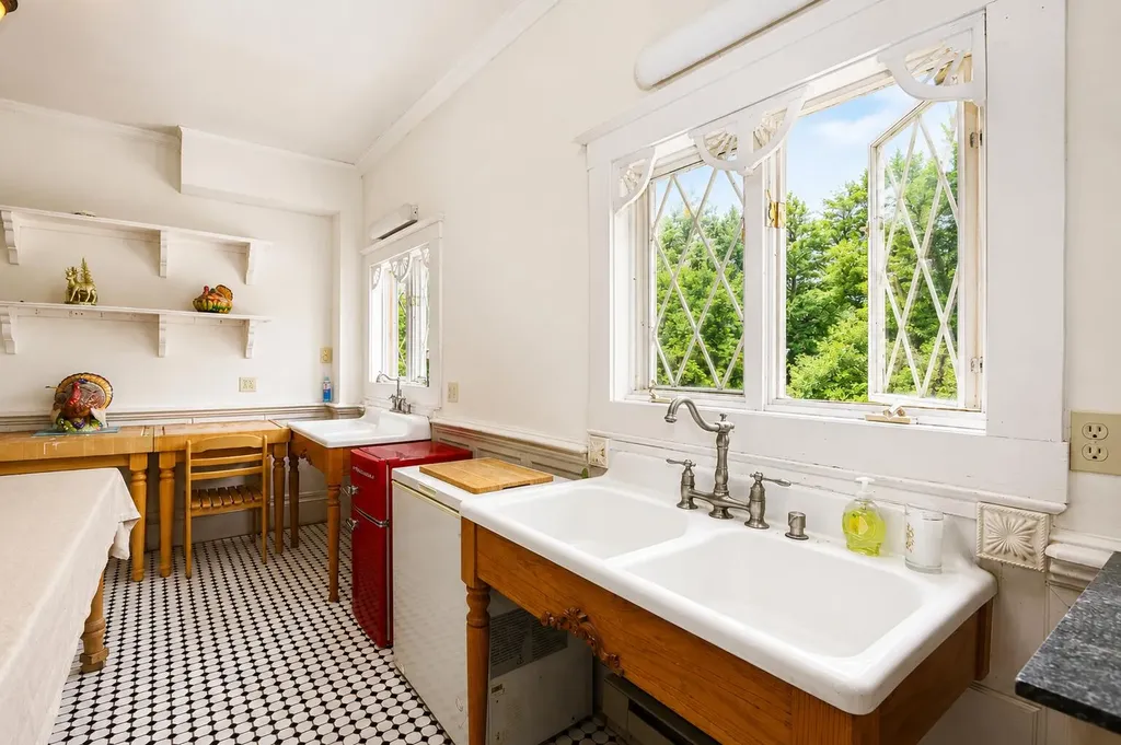 405 Pine Street Rumford ME 04276