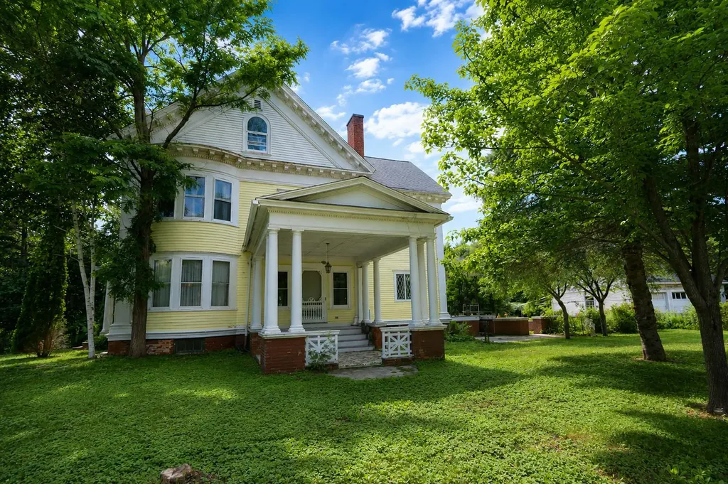 405 Pine Street Rumford ME 04276