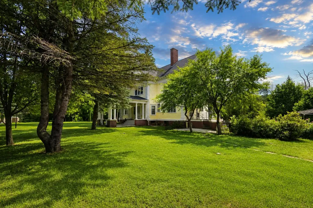 405 Pine Street Rumford ME 04276