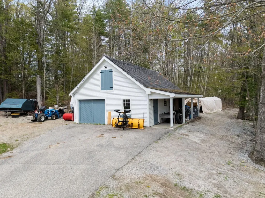 15 Pickerel Pond Road Limerick ME 04048