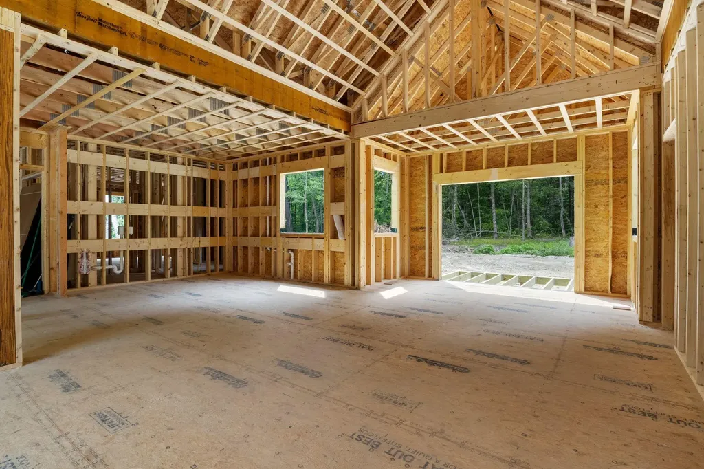 12 Middle Jam Road Gorham ME 04038
