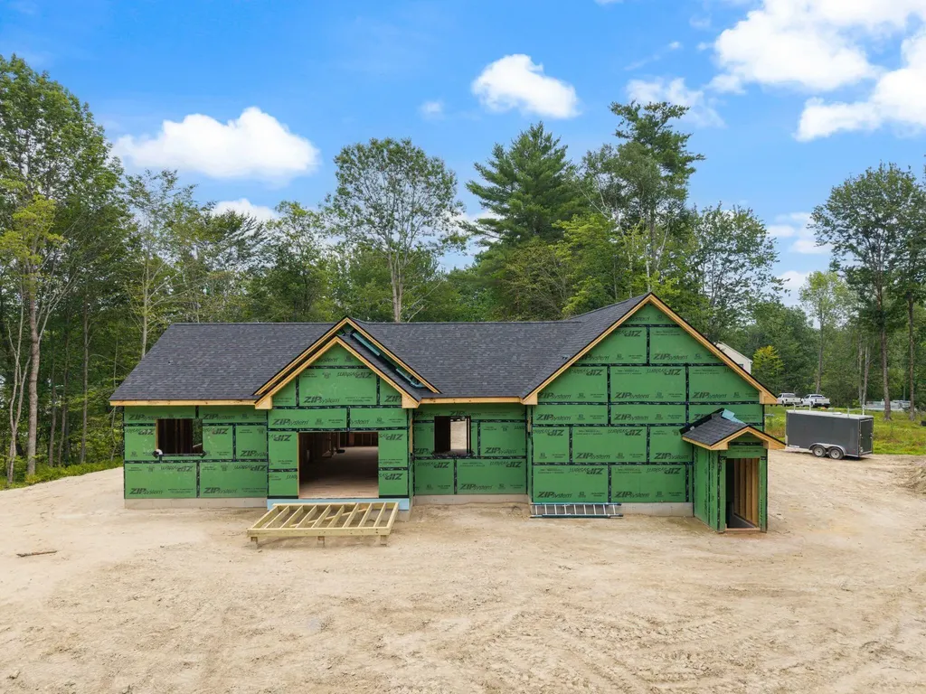12 Middle Jam Road Gorham ME 04038