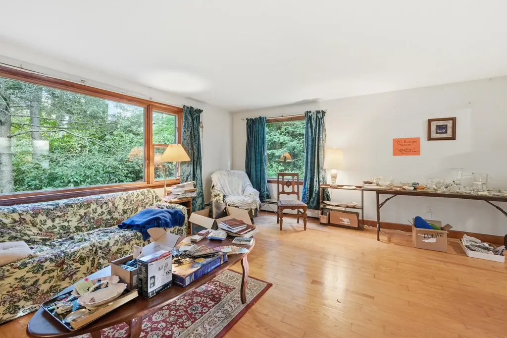 11 Parsons Lane Sanford ME 04083