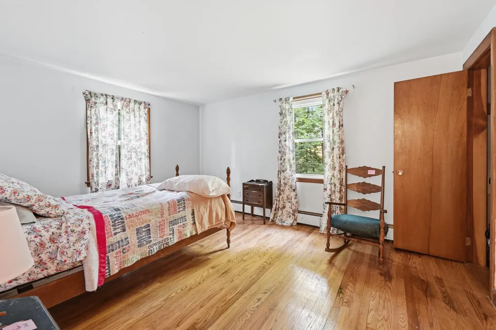 11 Parsons Lane Sanford ME 04083
