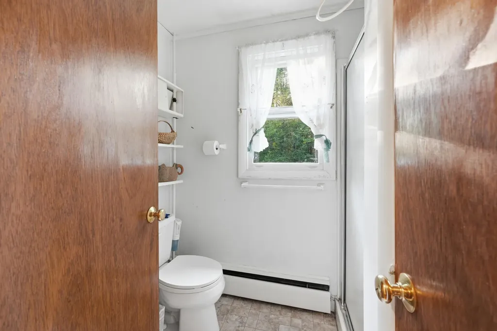 11 Parsons Lane Sanford ME 04083