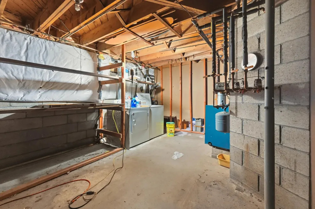 11 Parsons Lane Sanford ME 04083
