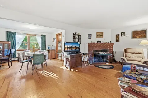 11 Parsons Lane Sanford ME 04083