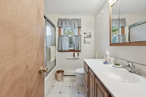 11 Parsons Lane Sanford ME 04083