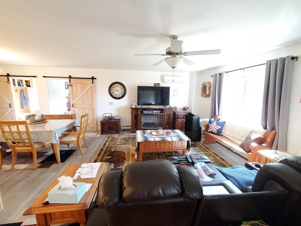 21 Pioneer Way Aurora ME 04408