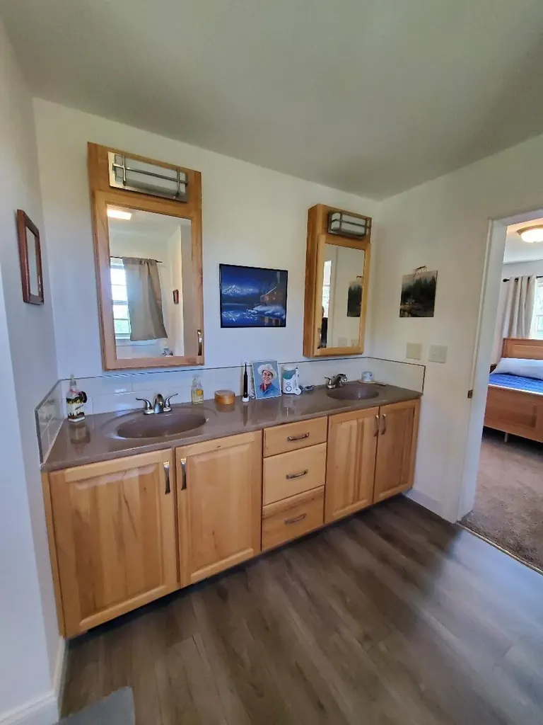 21 Pioneer Way Aurora ME 04408