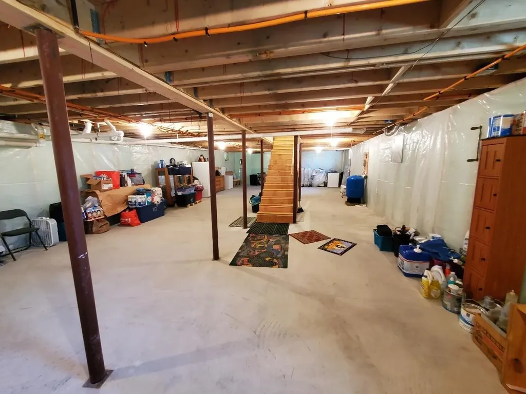 21 Pioneer Way Aurora ME 04408