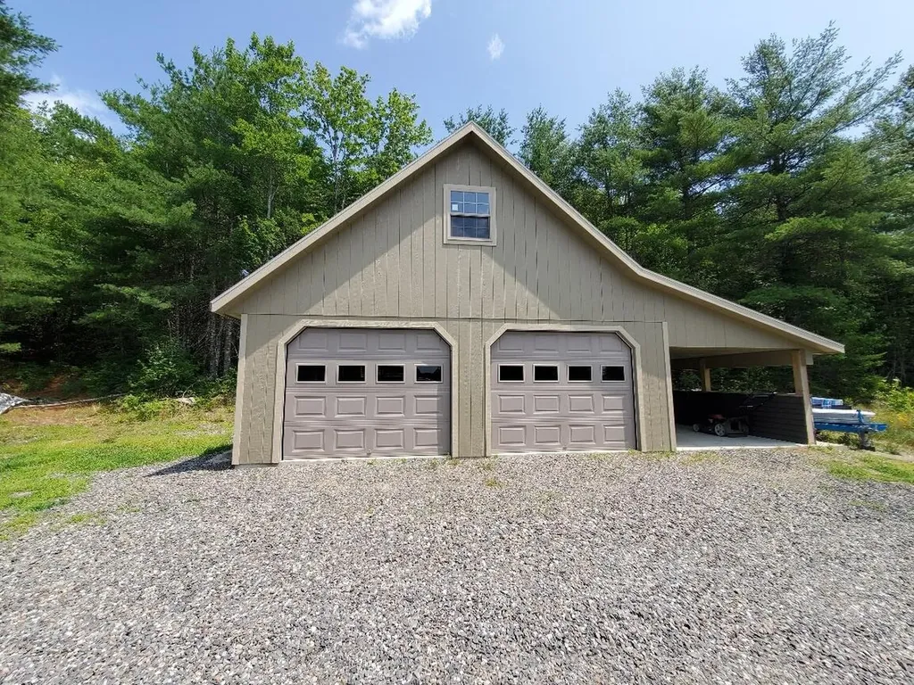 21 Pioneer Way Aurora ME 04408