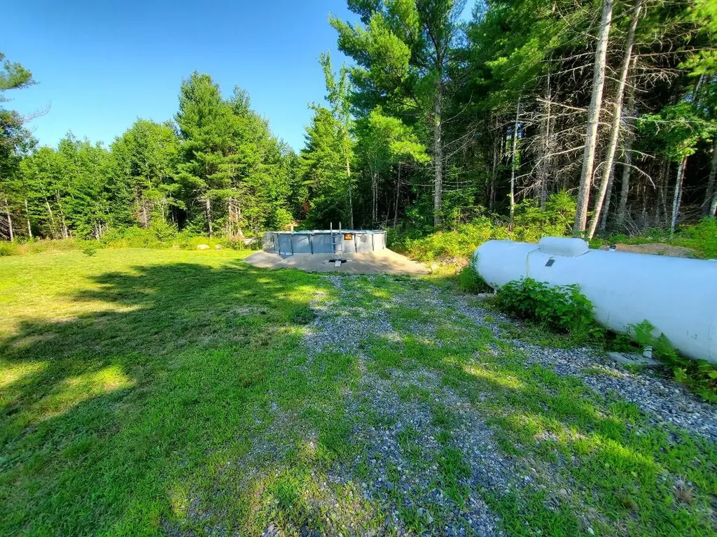 21 Pioneer Way Aurora ME 04408