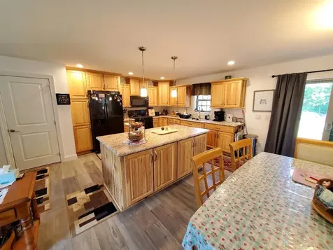 21 Pioneer Way Aurora ME 04408