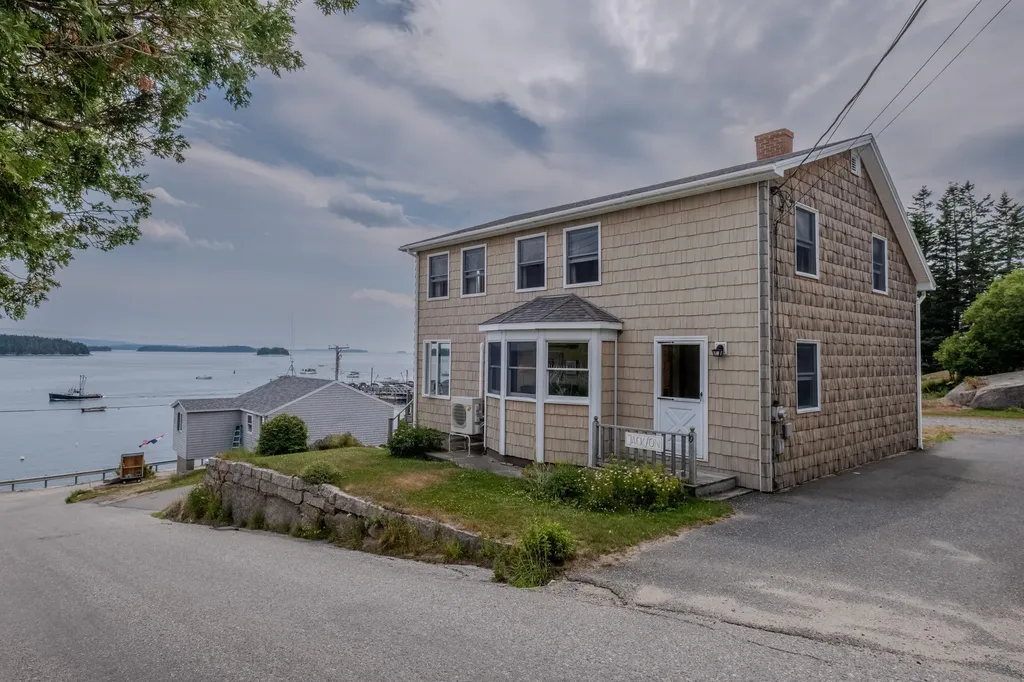19 Granite Street Stonington ME 04681