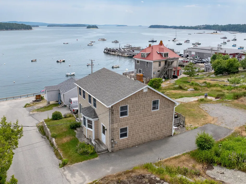19 Granite Street Stonington ME 04681