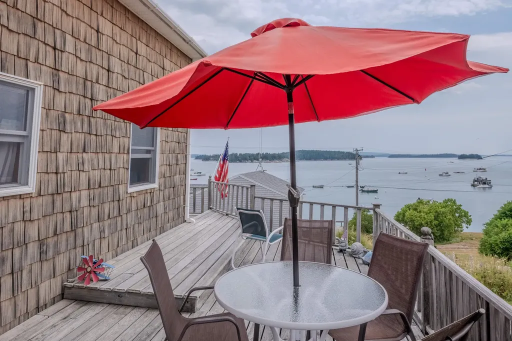 19 Granite Street Stonington ME 04681