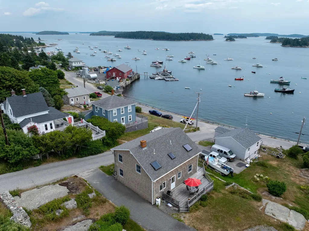 19 Granite Street Stonington ME 04681