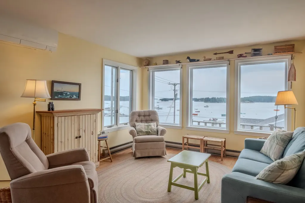 19 Granite Street Stonington ME 04681