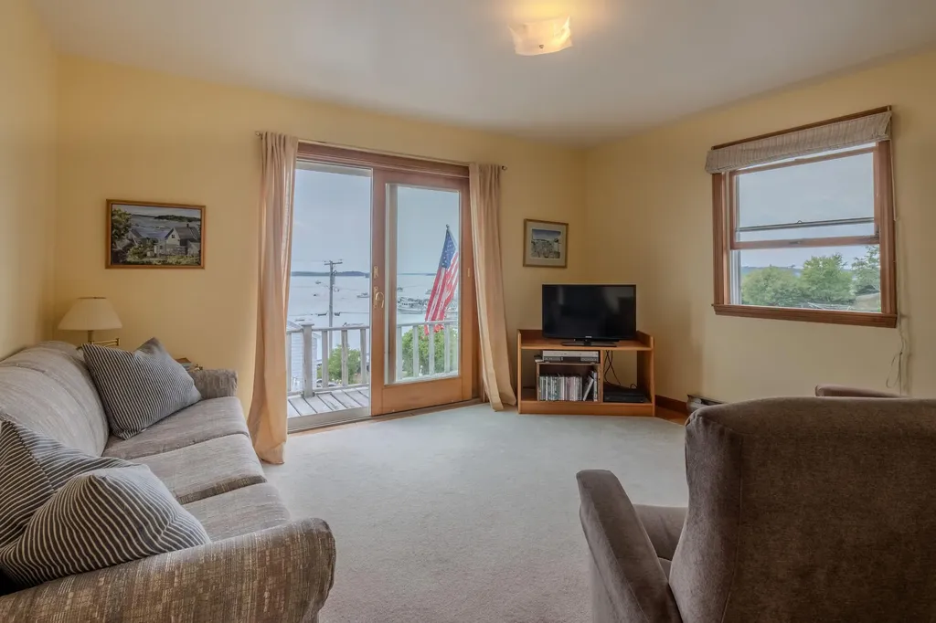 19 Granite Street Stonington ME 04681