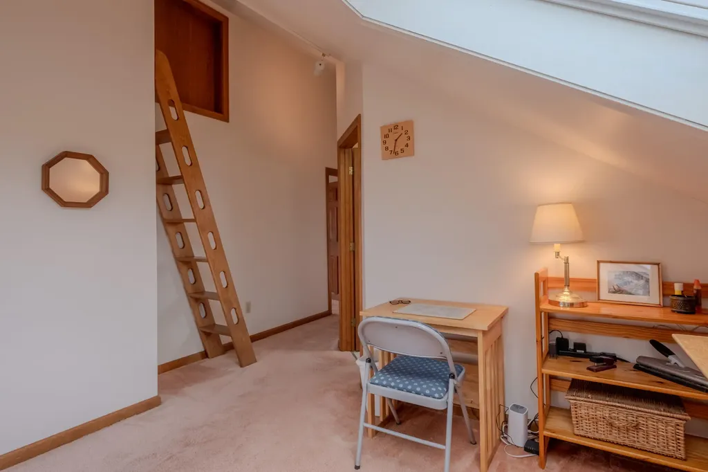 19 Granite Street Stonington ME 04681