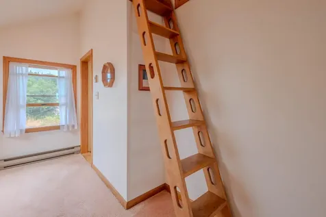 19 Granite Street Stonington ME 04681