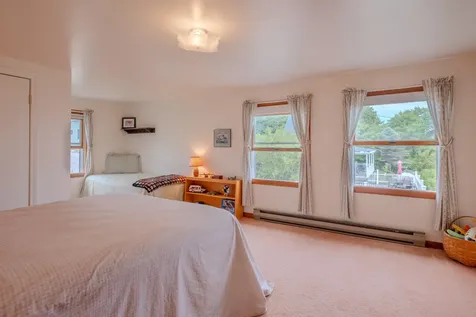 19 Granite Street Stonington ME 04681