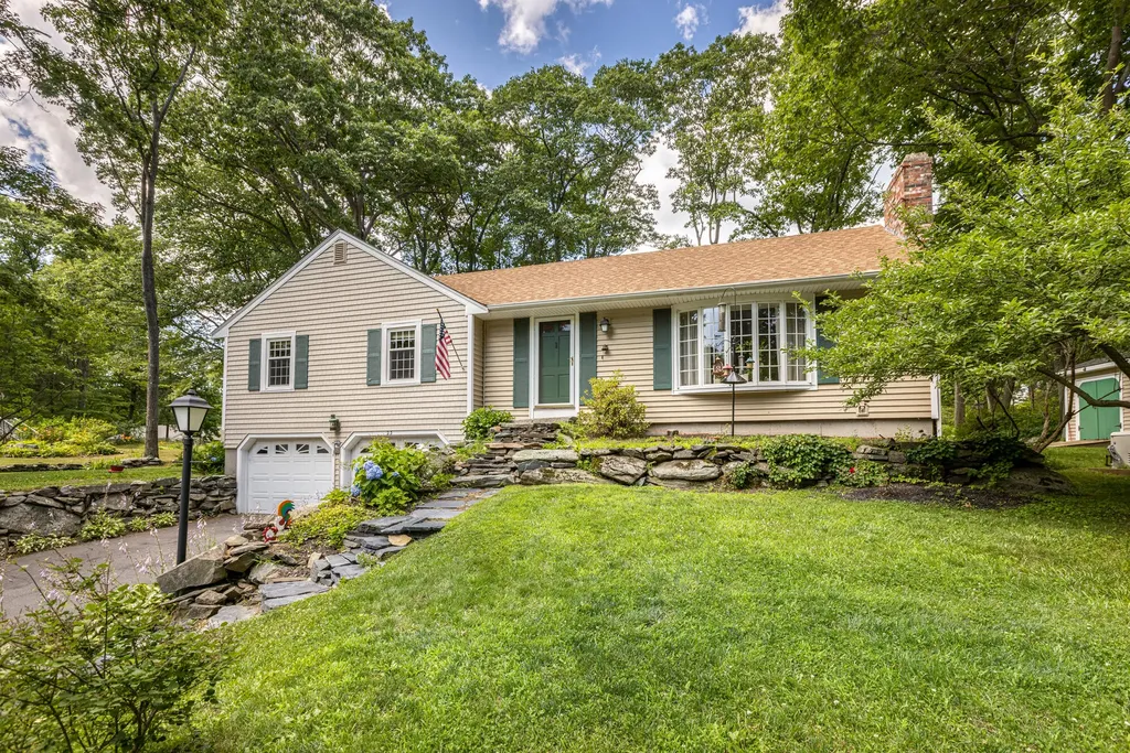 23 Olde Fort Road Cape Elizabeth ME 04107
