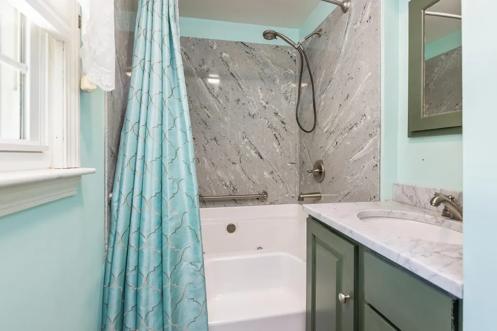 23 Olde Fort Road Cape Elizabeth ME 04107