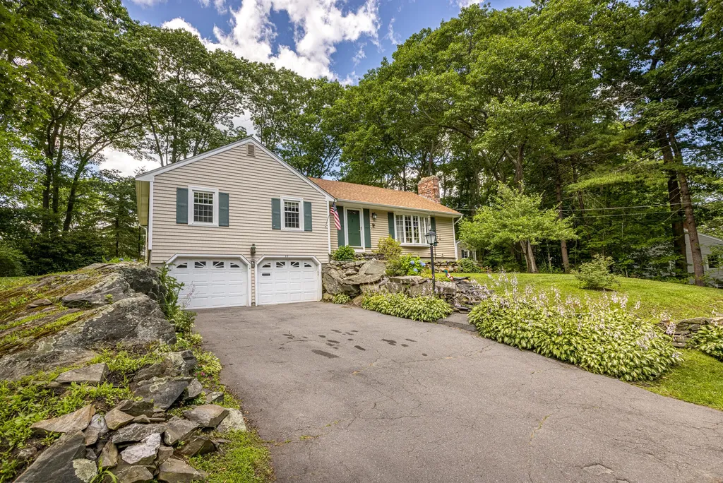 23 Olde Fort Road Cape Elizabeth ME 04107
