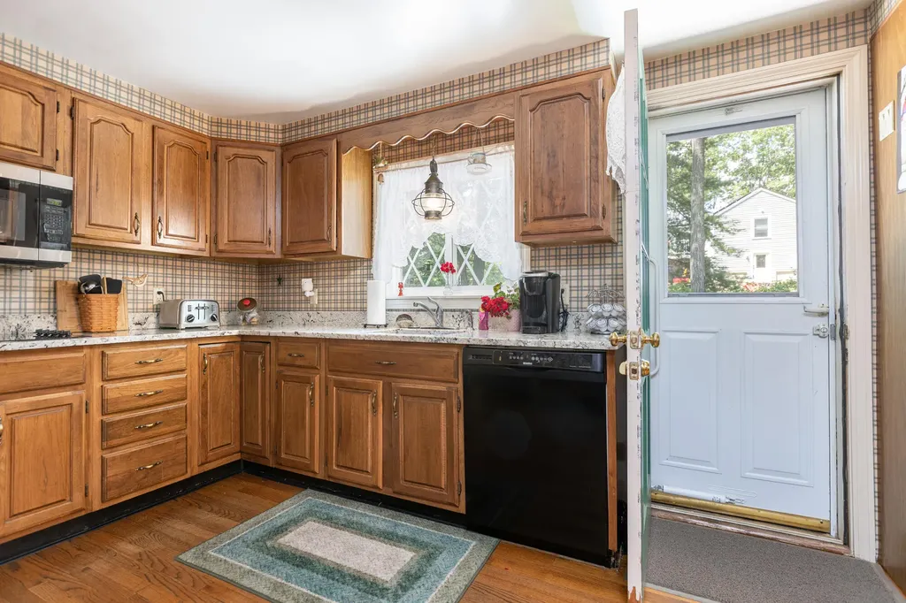 23 Olde Fort Road Cape Elizabeth ME 04107