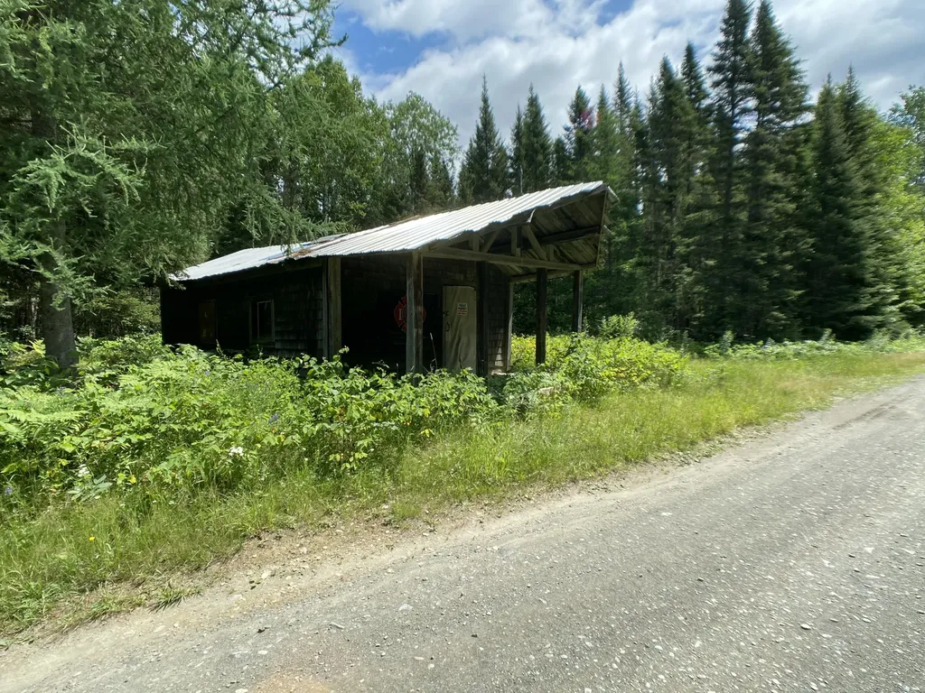 M7L4 Pleine Road Saint Agatha ME 04772