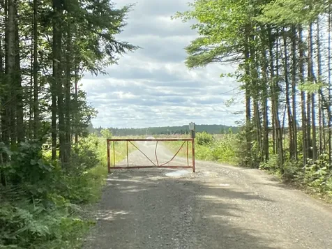 M7L4 Pleine Road Saint Agatha ME 04772