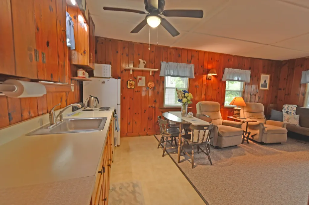 586 Kings Highway Kennebunkport ME 04046