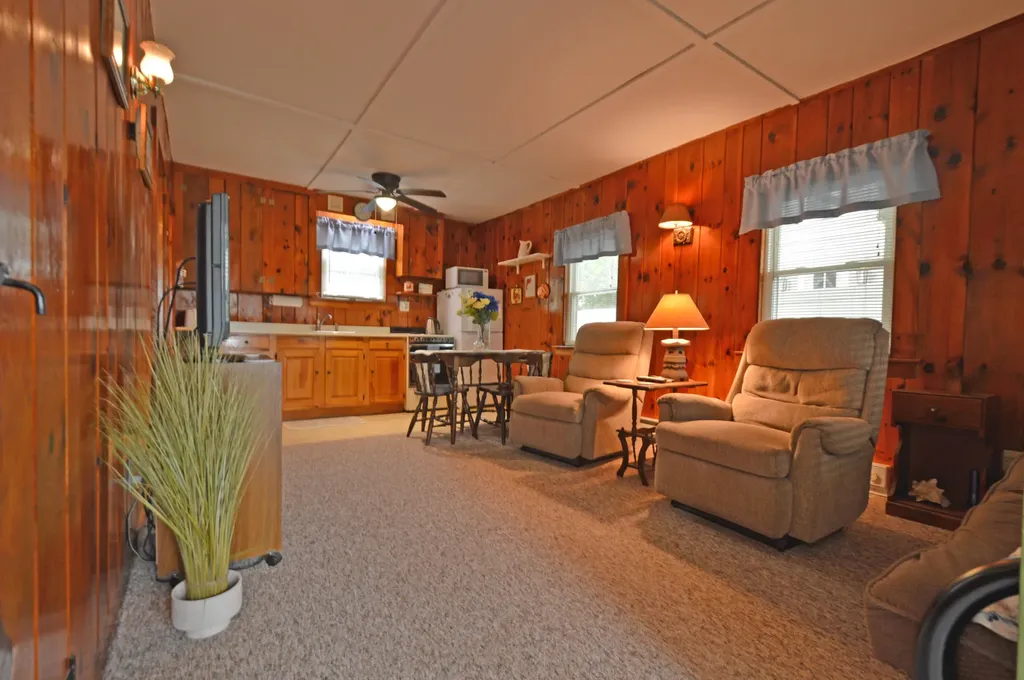586 Kings Highway Kennebunkport ME 04046