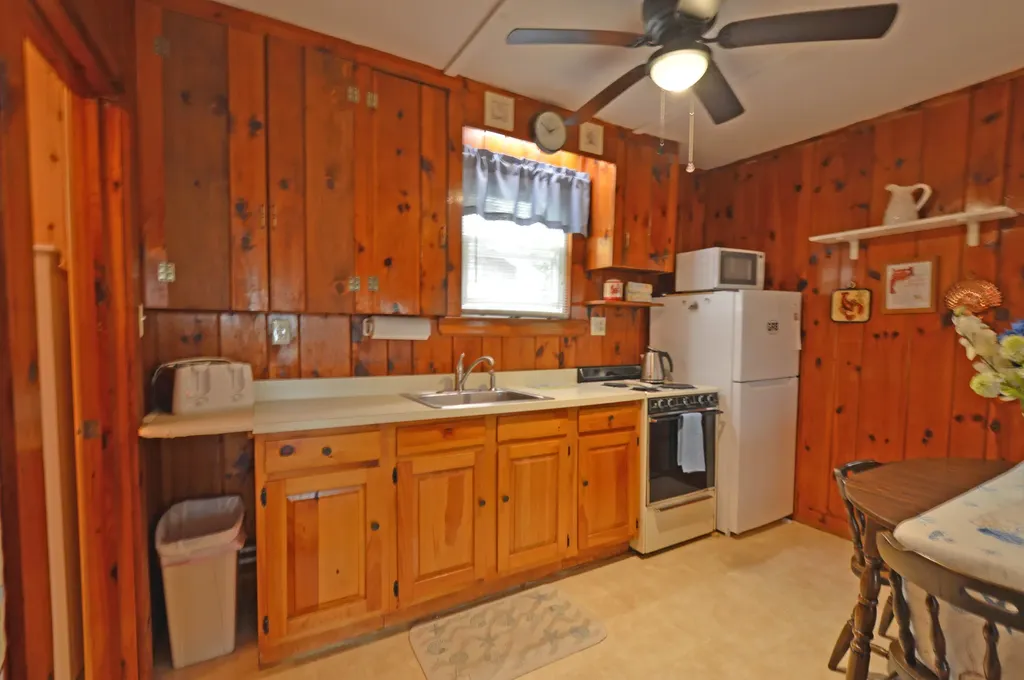 586 Kings Highway Kennebunkport ME 04046