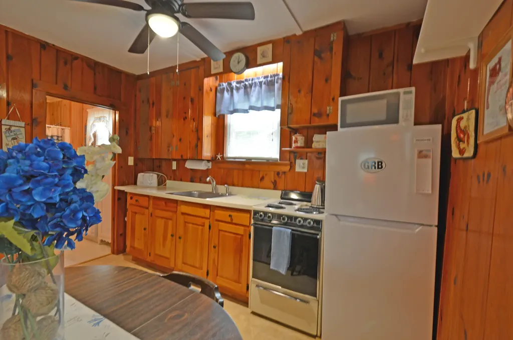 586 Kings Highway Kennebunkport ME 04046