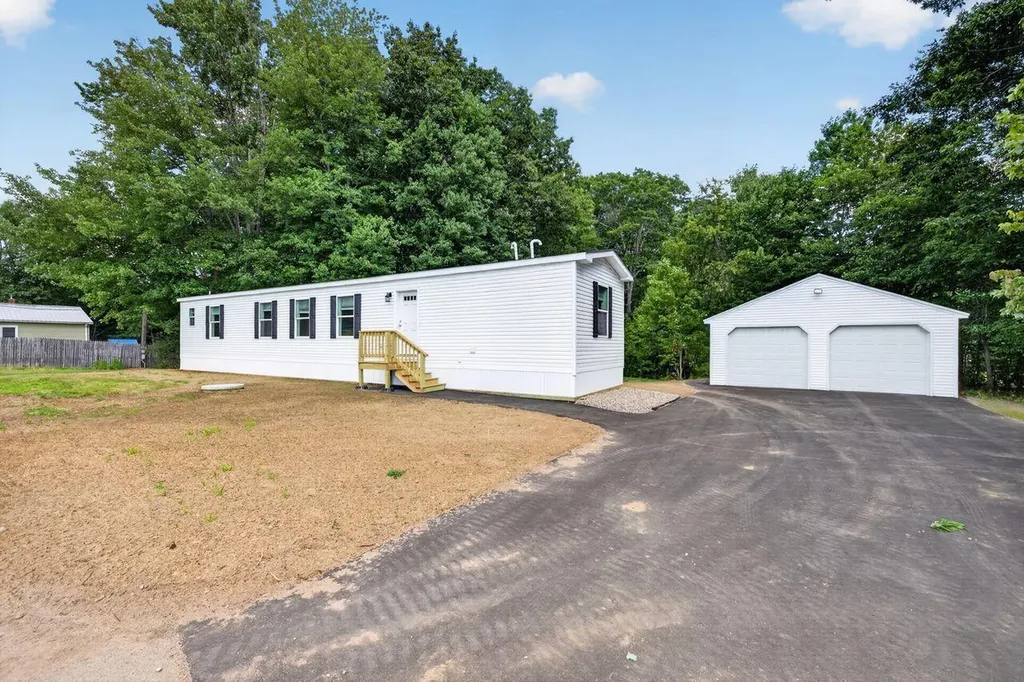 7 Gendreau Lane Sanford ME 04073