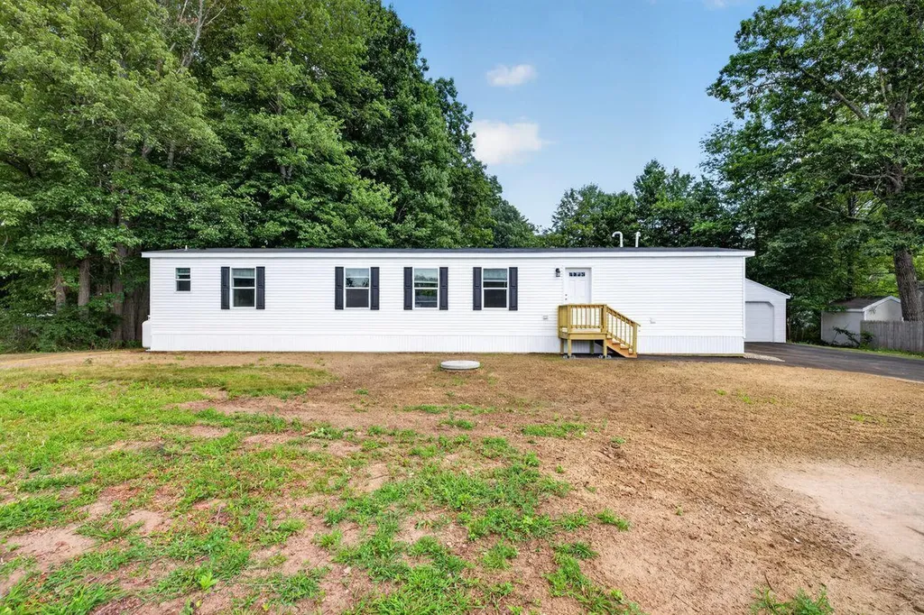 7 Gendreau Lane Sanford ME 04073