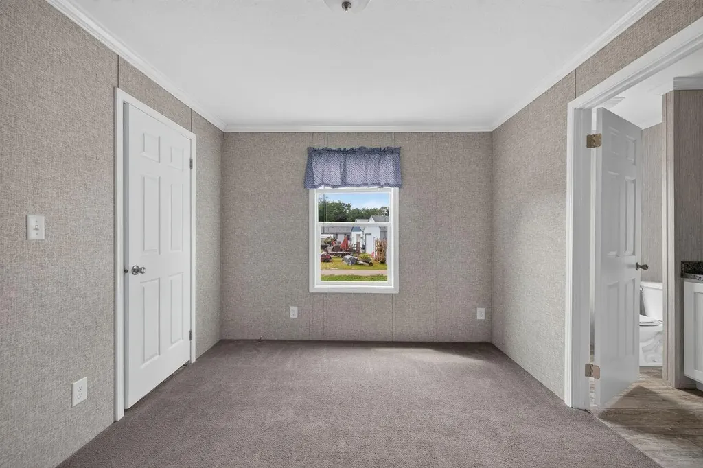 7 Gendreau Lane Sanford ME 04073