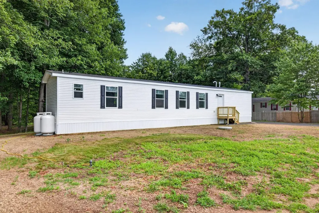 7 Gendreau Lane Sanford ME 04073