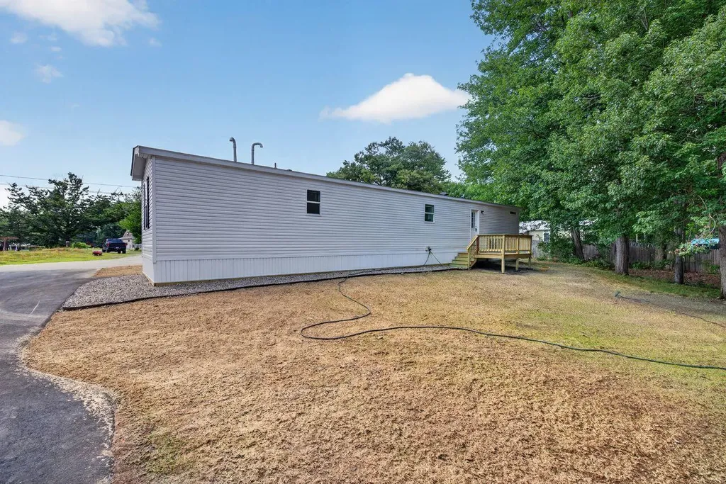 7 Gendreau Lane Sanford ME 04073