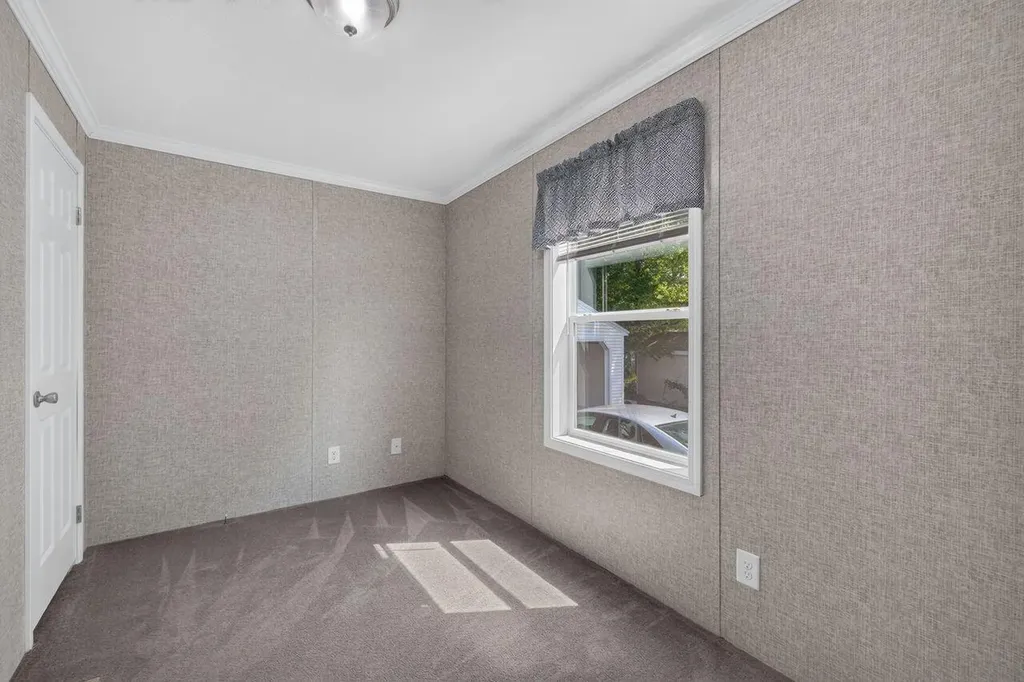 7 Gendreau Lane Sanford ME 04073